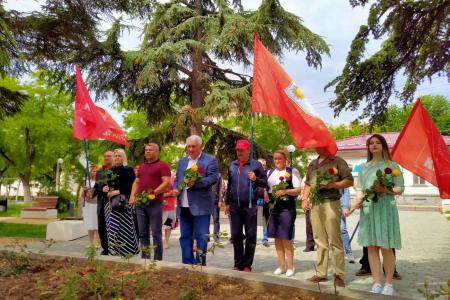 Севастопольские коммунисты отметили 222-ю годовщину со дня Рождения Пушкина