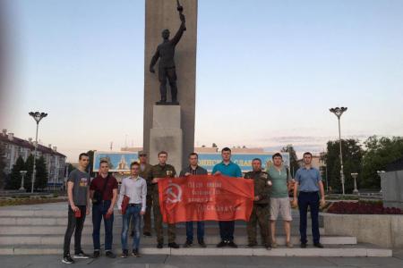 Брянские коммунисты провели памятную акцию  «Зажги свечу» и концерт-реквием