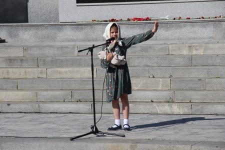 Брянские коммунисты провели памятную акцию  «Зажги свечу» и концерт-реквием
