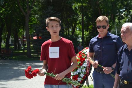 Астраханские коммунисты приняли участие в мероприятии, посвящённом Дню памяти и скорби