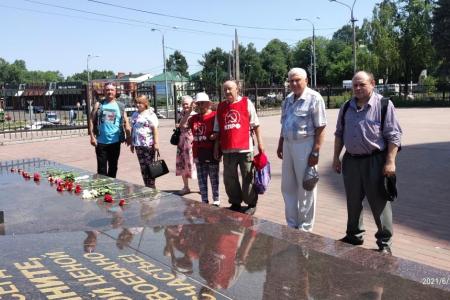 Подмосковные коммунисты провели мероприятия в День памяти и скорби по всему региону
