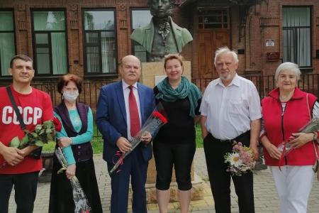Краснодарский край. Активисты и сторонники КПРФ отметили День русского языка – день рождения Пушкина