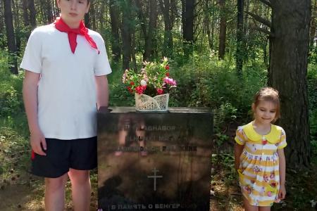 Подмосковные коммунисты провели мероприятия в День памяти и скорби по всему региону