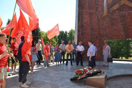 Нижегородские коммунисты почтили память павших в Великой Отечественной войне