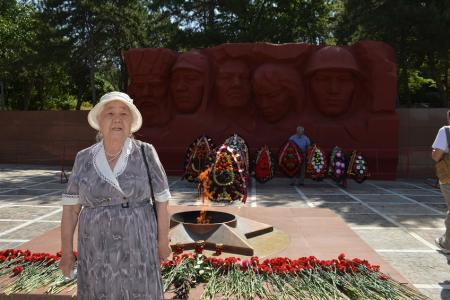 Коммунисты Калмыкии отметили День памяти и скорби