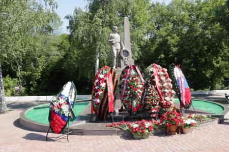 Саратовские коммунисты отметили День памяти и скорби