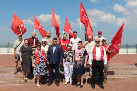 Самарские коммунисты почтили память жертв Великой Отечественной войны