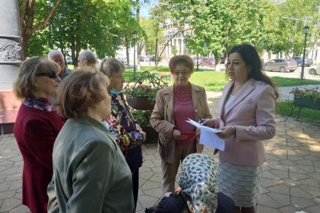 Калужские коммунисты провели чествование ветеранов труда