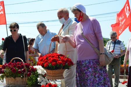 Коммунисты города Иваново почтили память павших в годы Великой Отечественной войны