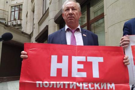 Денис Парфенов: «Вакцинация должна быть только добровольной!»