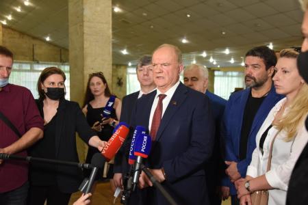 Г.А. Зюганов проводил в последний путь советского актера и кинорежиссера В.В. Меньшова