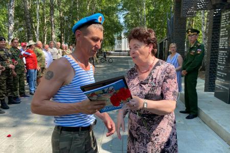 Тюменская область. Активисты КПРФ отметили день ветерана боевых действий