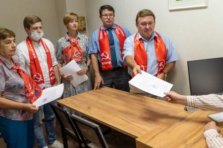 Курские коммунисты протестуют против снятия с выборов П.Н. Грудинина