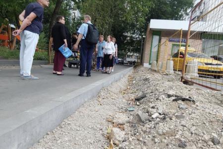 Москва. «Народная приемная» КПРФ в ВАО: «Бесмысленный и беспощадный бордюринг» на Соколиной Горе вновь напоминает о проблемах местного самоуправления