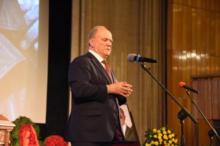 Г.А. Зюганов проводил в последний путь советского актера и кинорежиссера В.В. Меньшова