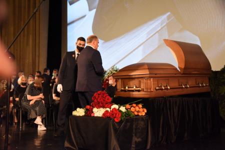 Г.А. Зюганов проводил в последний путь советского актера и кинорежиссера В.В. Меньшова