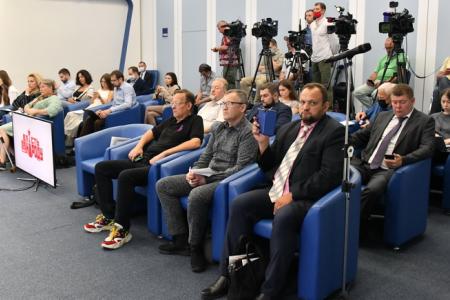 На пресс-конференции в ИА ТАСС Г.А. Зюганов представил программу КПРФ «10 шагов к власти народа»