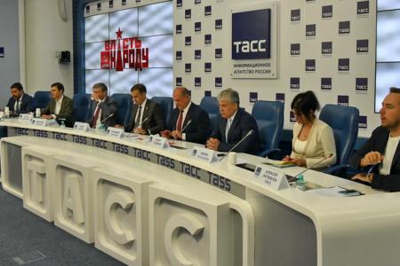 На пресс-конференции в ИА ТАСС Г.А. Зюганов представил программу КПРФ «10 шагов к власти народа»