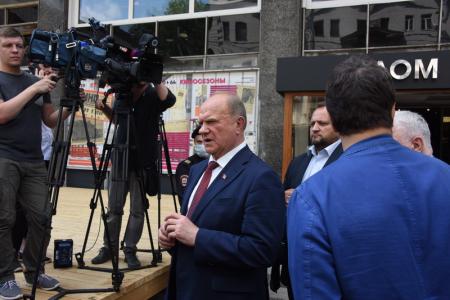 Г.А. Зюганов проводил в последний путь советского актера и кинорежиссера В.В. Меньшова