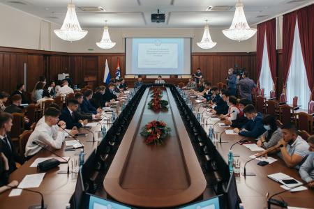 Новосибирская область. Представители комсомола возглавили большинство рабочих групп Молодёжного областного парламента