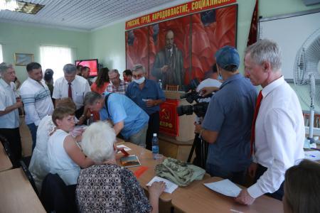В Омске прошла конференция по выдвижению кандидатов в депутаты Законодательного собрания области
