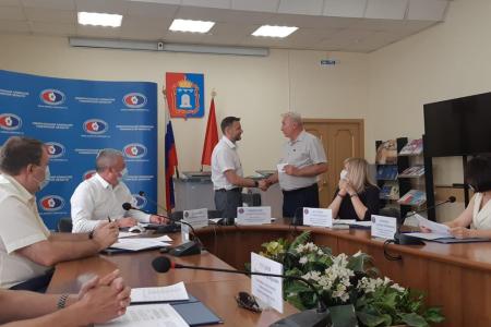 Тамбовская область. Депутаты от КПРФ в Госдуму А.И. Жидков и А.Р. Александров зарегистрированы избиркомом