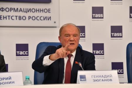 На пресс-конференции в ИА ТАСС Г.А. Зюганов представил программу КПРФ «10 шагов к власти народа»