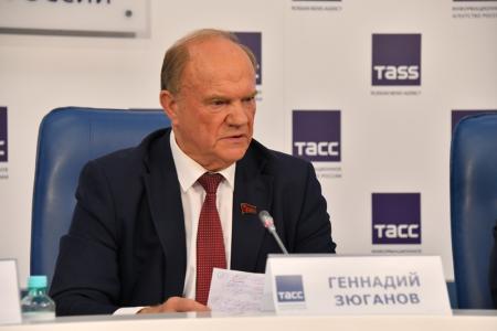 На пресс-конференции в ИА ТАСС Г.А. Зюганов представил программу КПРФ «10 шагов к власти народа»