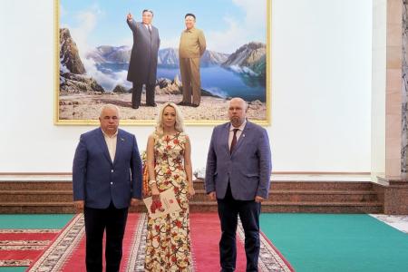 В 27-ю годовщину со дня смерти вождя корейского народа Ким Ир Сена К.К. Тайсаев и И.Н. Макаров встретились с  Чрезвычайным и Полномочным Послом КНДР в Российской Федерации Син Хон Чхолем