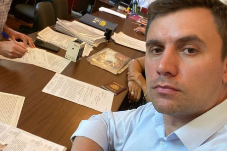 Николай Бондаренко и Владимир Есипов сдали документы для выдвижения кандидатами в депутаты Госдумы
