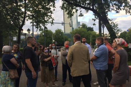 Москва. «Народная приемная» КПРФ в ВАО: Быть или не быть Семеновскому парку?
