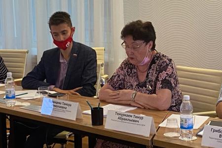 Лидер тюменских коммунистов Т.Н. Казанцева встретилась с выпускниками Тобольского педучилища имени В.И. Ленина и приняла участие в круглом столе на демографическую тему