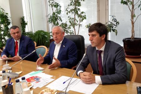 Николай Харитонов  провел встречу с активной молодежью в Государственной Думе