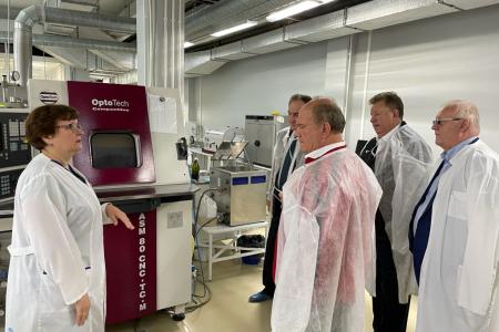Московская область. Делегация коммунистов во главе с лидером КПРФ Г.А. Зюгановым посетила во Фрязино предприятие ООО «Топ Визион»