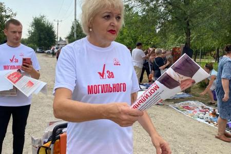 В минувшие выходные коммунисты и комсомольцы Волгограда вышли на улицы города