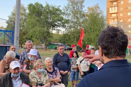 Александр Ющенко активно продолжает встречаться с жителями Уфы
