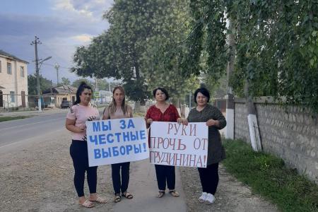 Коммунисты Кабардино-Балкарии вышли на одиночные пикеты