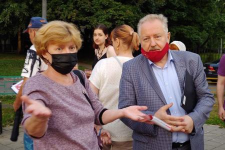 Москва. «Народная приемная» КПРФ в ВАО: Федеральная повестка у Нижнего Ивановского пруда