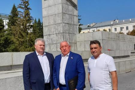 Н.М. Харитонов работает в Курганской области