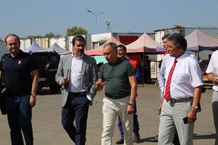 Александр Ющенко проверил цены на продукты питания в Уфе
