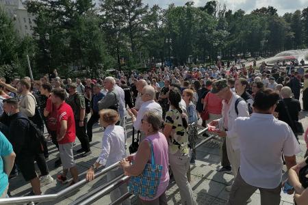 Депутаты-коммунисты провели встречу с избирателями в центре российской столицы