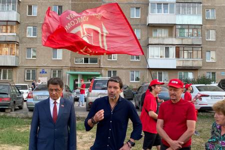 Александр Ющенко активно продолжает встречаться с жителями Уфы