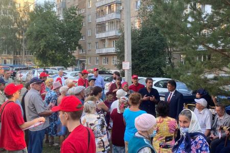 Александр Ющенко активно продолжает встречаться с жителями Уфы