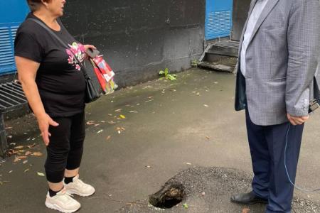 Москва. Народная приемная КПРФ в ВАО: Обход проблемных территорий в Метрогородке