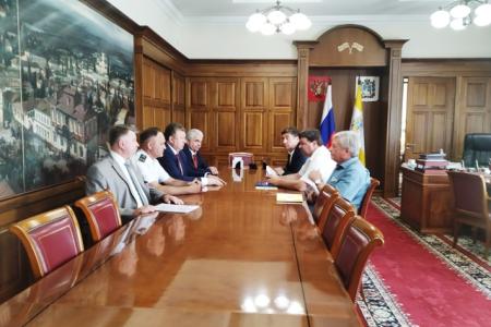 Академик Кашин обсудил с председателем Думы Ставрополья Геннадием Ягубовым проблемы АПК края
