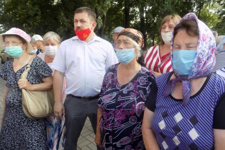 Воронежская область. Депутат Госдумы Сергей Гаврилов и лидер комсомольцев Александр Шабунин пообещали разобраться с нарушениями прав жителей Панинского района