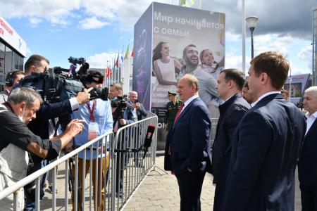 Г.А. Зюганов принял участие в церемонии открытия Международного военно-технического форума «АРМИЯ – 2021» и Армейских международных игр – 2021