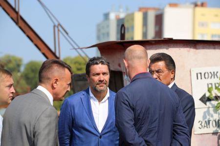 Александр Ющенко посетил уфимский судоремонтный - судостроительный завод