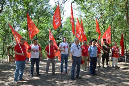 Коммунисты Дона поклонились памяти героев былых сражений