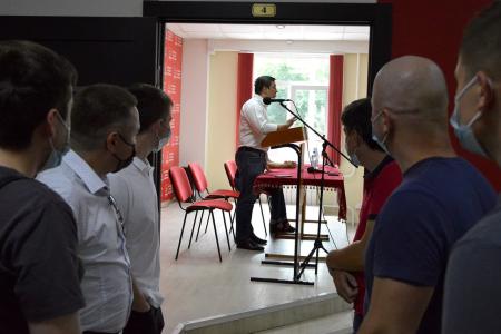 Николай Бондаренко и Мария Прусакова провели агитационную встречу в Барнауле